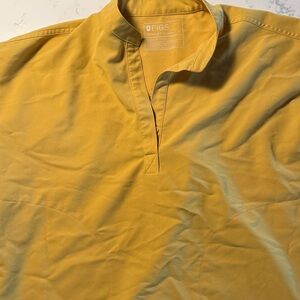 FIGS womens small yellow Rafaela